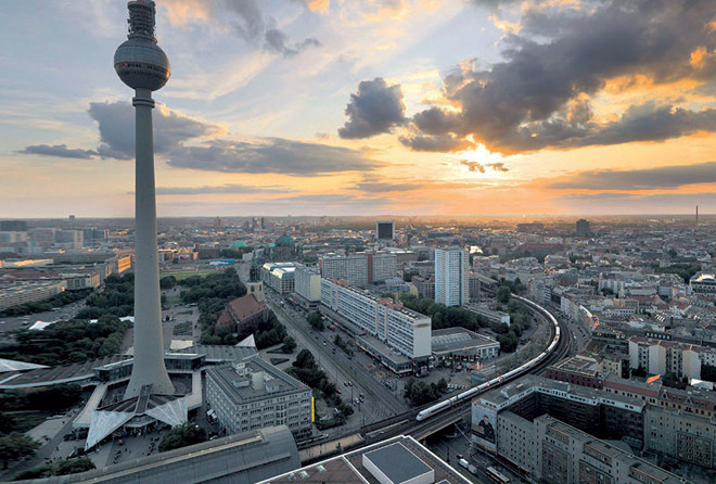 Берлин, панорама площади Александрплац, Берлинская телебашня