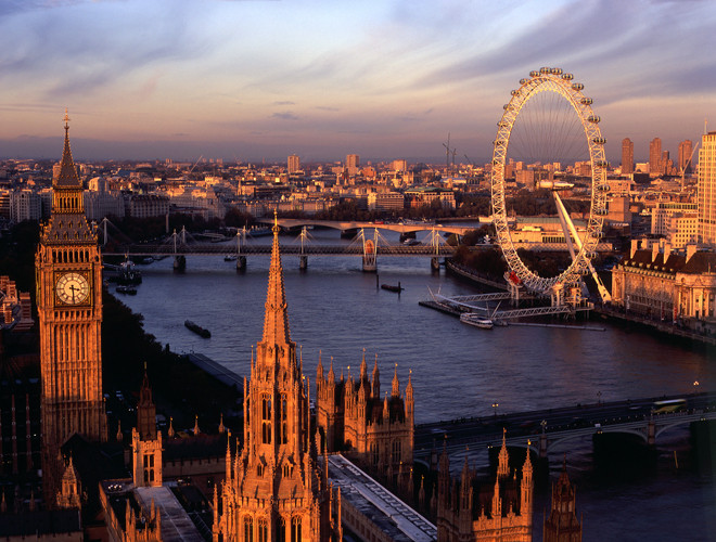 Панорама Лондона - Биг-Бен, река Темза и колесо обозрения London Eye