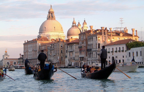 Прогулка на гондоле по каналам Венеции