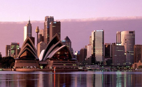 Вид на город с залива, здание Сиднейской оперы