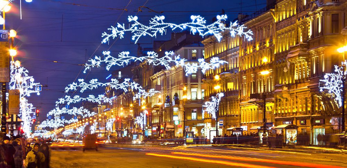 В новогоднюю ночь центр Санкт-Петербурга станет пешеходным